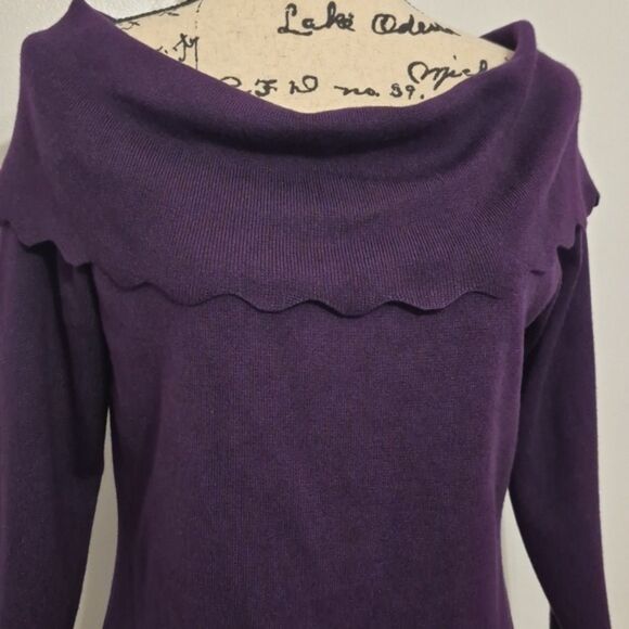 Cable & Gauge Sweater M Off Shoulder Wide Collar Scallop Edge Purple Knit - Picture 3 of 8